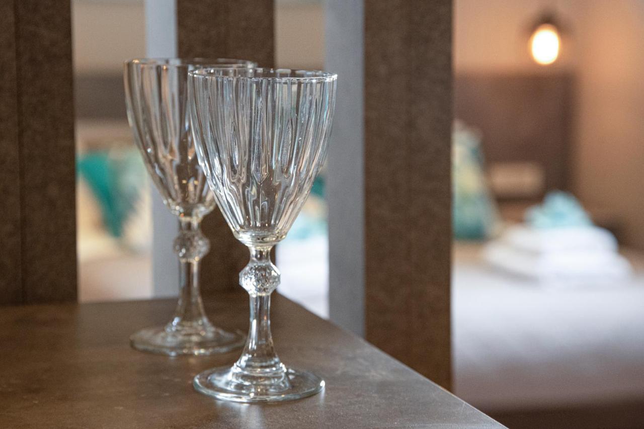 Wisdom Residence Luxury Apartments At Plaka Aten Exteriör bild