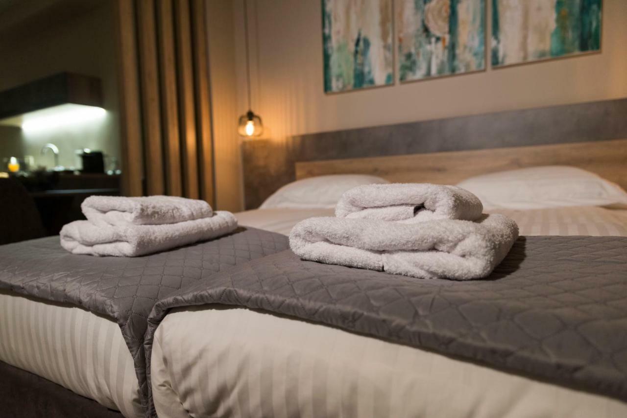 Wisdom Residence Luxury Apartments At Plaka Aten Exteriör bild